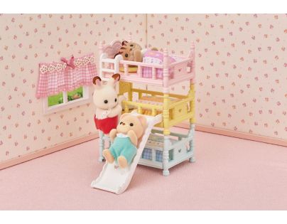Sylvanian Families Nábytek Třípatrová postel se skluzavkou