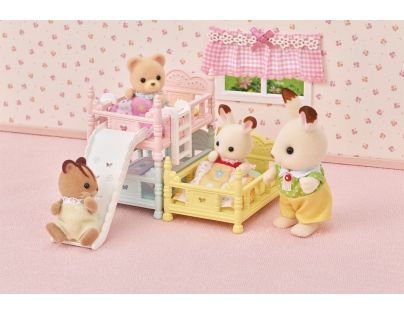 Sylvanian Families Nábytek Třípatrová postel se skluzavkou