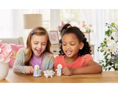 Sylvanian Families Rodina Flora králíci s trojčaty