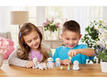 Sylvanian Families Rodina Flora králíci s trojčaty