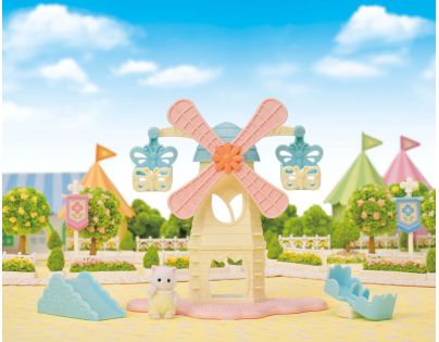 Sylvanian Families Zábavný park s větrným mlýnem a kotětem