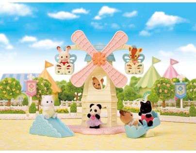 Sylvanian Families Zábavný park s větrným mlýnem a kotětem