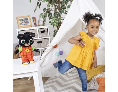 Golden Bear Tančící a mluvící Bing 36 cm CZ - Poškozený obal