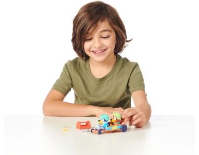TM Toys Herní sada Bluey na cestách autíčko + figurky