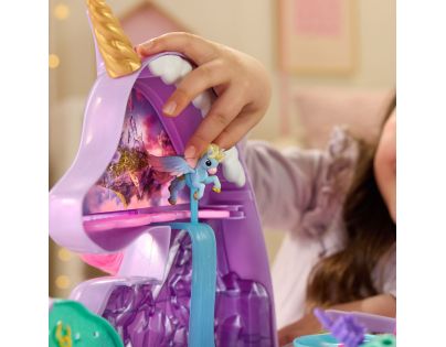 Unicorn academy česací hlava rozložitelná na hrací set