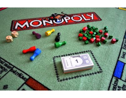 Vopi Monopoly koberec s figurkami 92 x 92 cm