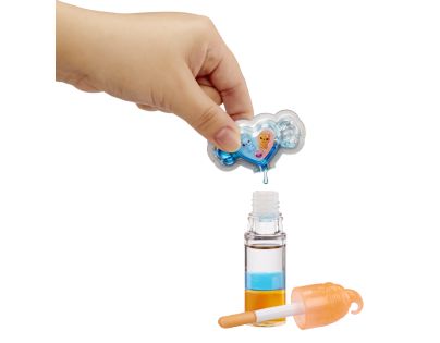 Yummiland Malá panenka se změnou barvy a leskem na rty