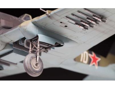 Zvezda Model Kit letadlo 4825 IL-2 Stormovik 1:48