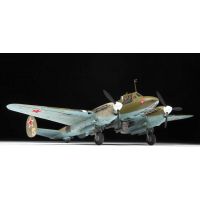 Zvezda Model Kit letadlo Petlyakov Pe-2 1:72 3