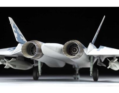 Zvezda Model Kit letadlo Sukhoi SU-57 1:72