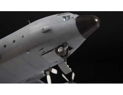 Zvezda Model Kit letadlo C-130 H Hercules 1:72