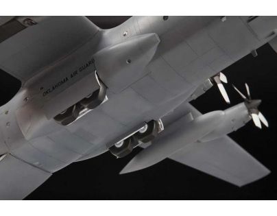 Zvezda Model Kit letadlo C-130 H Hercules 1:72