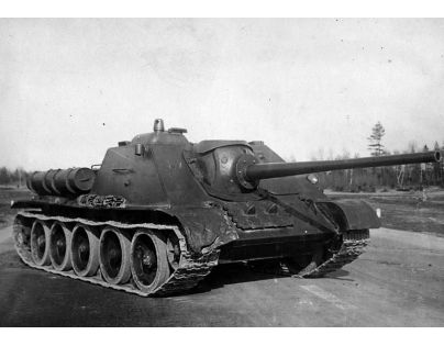 Zvezda Model Kit military SU-85 Soviet Tank Destroyer 1:35