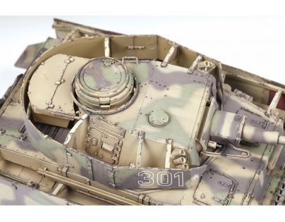 Zvezda Model Kit tank Panzer IV Ausf.G 1:35