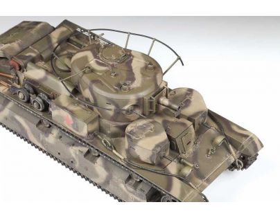 Zvezda Model Kit tank T-28 Heavy Tank 1:35