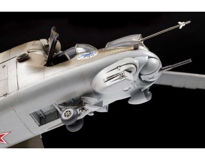 Zvezda Model Kit vrtulník MIL-Mi 24 V VP 1:48